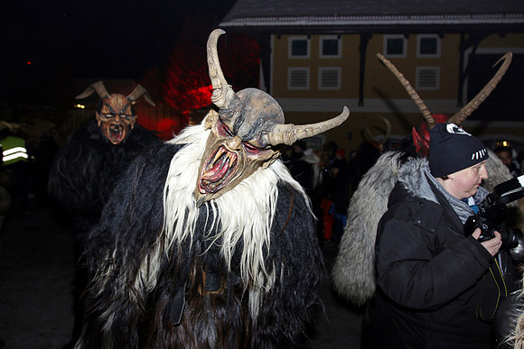 Maxglaner Krampus und Perchtenlauf