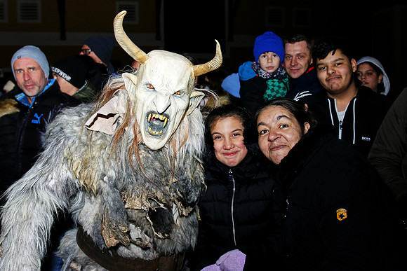 Maxglaner Krampus und Perchtenlauf