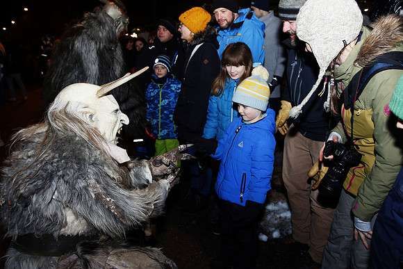 Maxglaner Krampus und Perchtenlauf