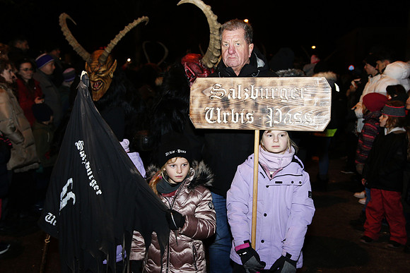 Maxglaner Krampus und Perchtenlauf