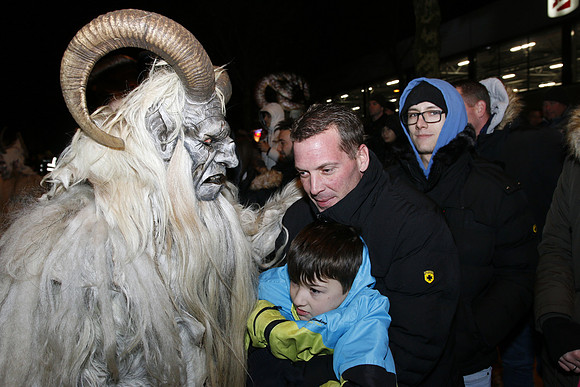 Maxglaner Krampus und Perchtenlauf