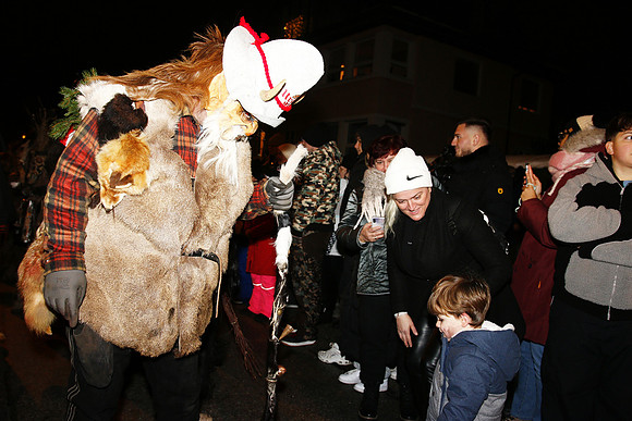 Maxglaner Krampus und Perchtenlauf