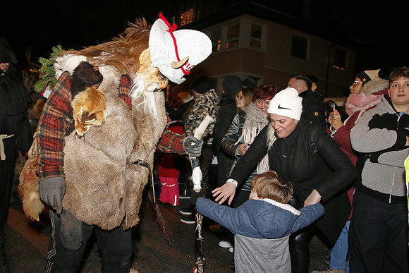 Maxglaner Krampus und Perchtenlauf