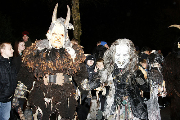Maxglaner Krampus und Perchtenlauf