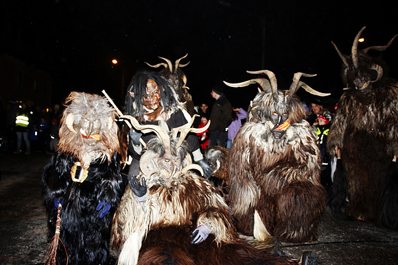 Maxglaner Krampus und Perchtenlauf