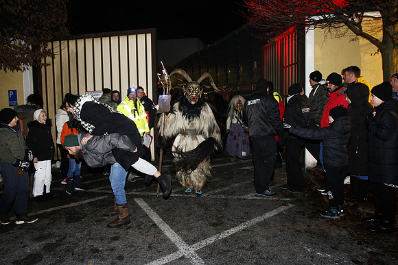 Maxglaner Krampus und Perchtenlauf