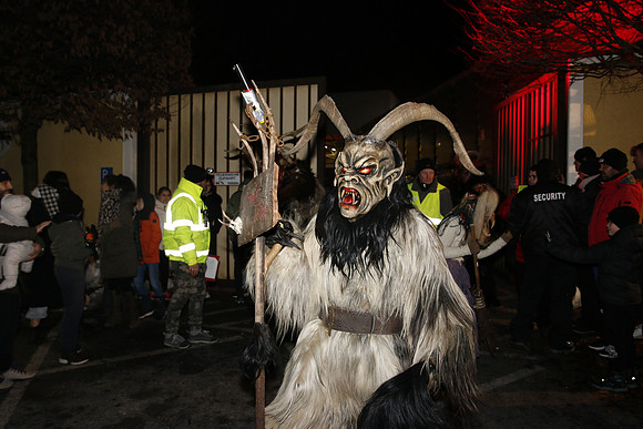 Maxglaner Krampus und Perchtenlauf