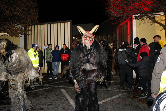 Maxglaner Krampus und Perchtenlauf