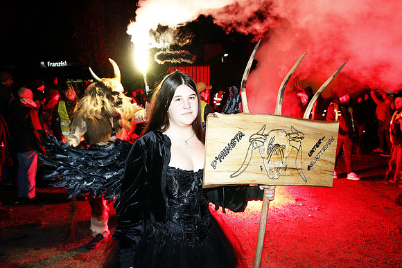 Maxglaner Krampus und Perchtenlauf