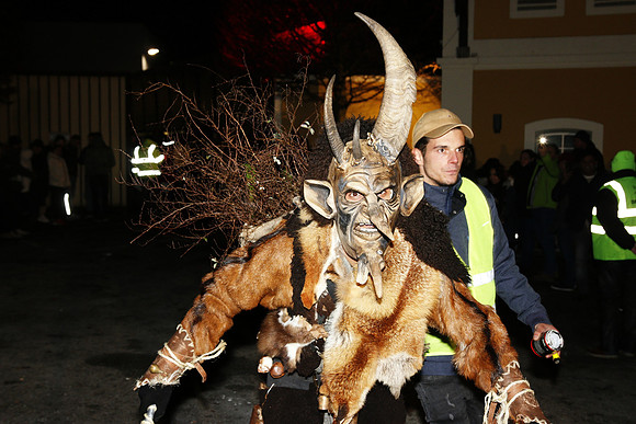 Maxglaner Krampus und Perchtenlauf