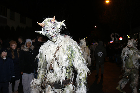 Maxglaner Krampus und Perchtenlauf