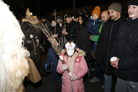 Maxglaner Krampus und Perchtenlauf