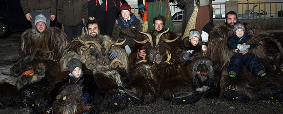Maxglaner Krampus und Perchtenlauf