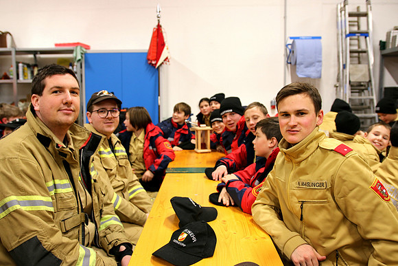 Friedenslichtabholung der Feuerwehrjugend im Bezirk Flachgau