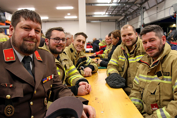 Friedenslichtabholung der Feuerwehrjugend im Bezirk Flachgau