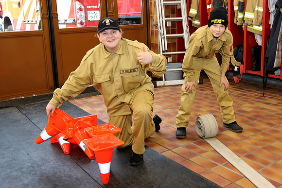 Friedenslichtbholung bei der Feuerwehr Puch