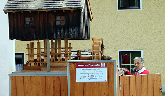 Pulvermacher Museum