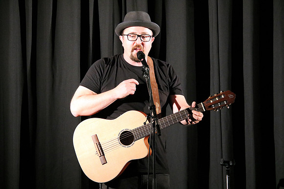 Musikkabarettist Helmut A. Binser