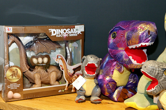Dinosaurier-Theater im Ziegelstadel