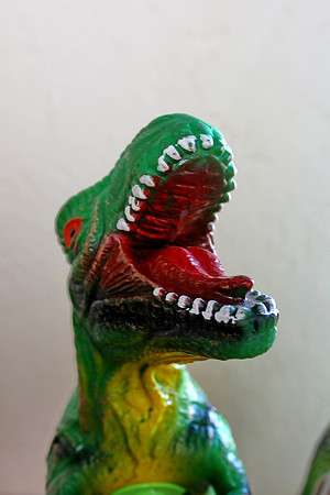 Dinosaurier-Theater im Ziegelstadel
