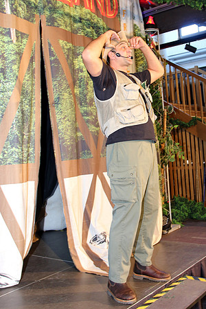 Dinosaurier-Theater im Ziegelstadel