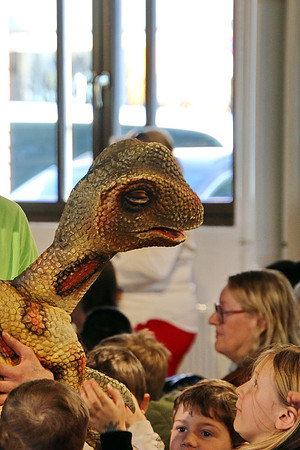 Dinosaurier-Theater im Ziegelstadel