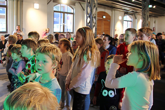 Dinosaurier-Theater im Ziegelstadel