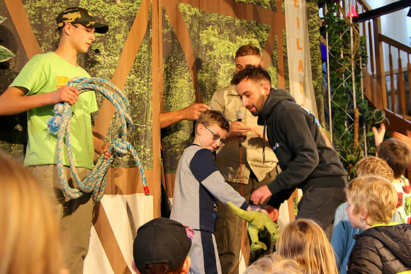 Dinosaurier-Theater im Ziegelstadel