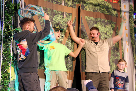 Dinosaurier-Theater im Ziegelstadel
