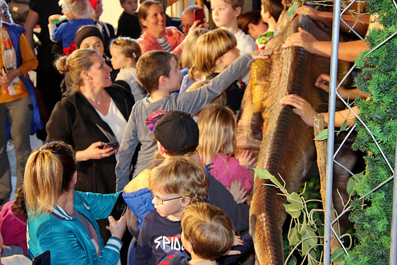 Dinosaurier-Theater im Ziegelstadel