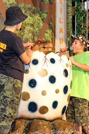 Dinosaurier-Theater im Ziegelstadel