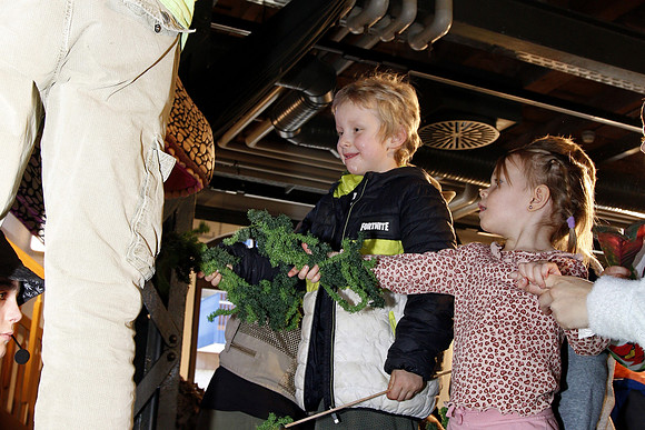 Dinosaurier-Theater im Ziegelstadel