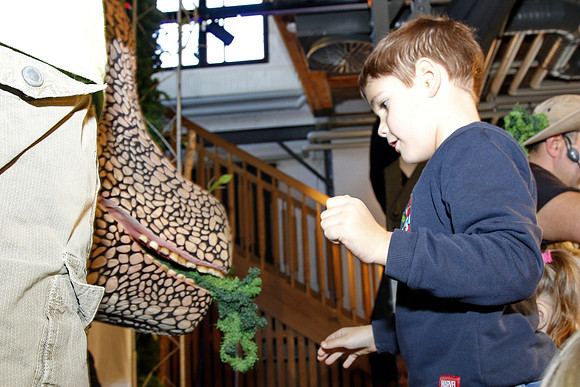 Dinosaurier-Theater im Ziegelstadel