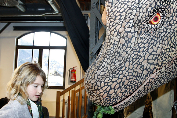 Dinosaurier-Theater im Ziegelstadel