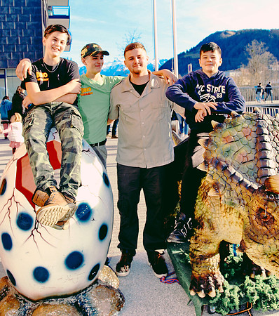 Dinosaurier-Theater im Ziegelstadel
