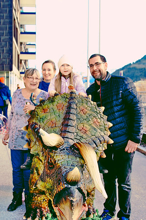 Dinosaurier-Theater im Ziegelstadel