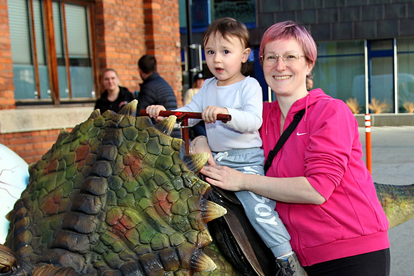 Dinosaurier-Theater im Ziegelstadel