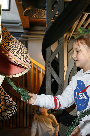 Dinosaurier-Theater im Ziegelstadel