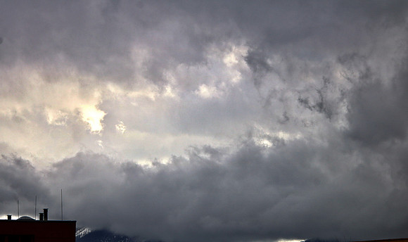 Sturmfront über Hallein