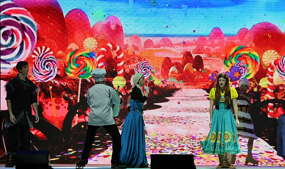 Die Eiskönigin -  Schlittschuh-Ensemble