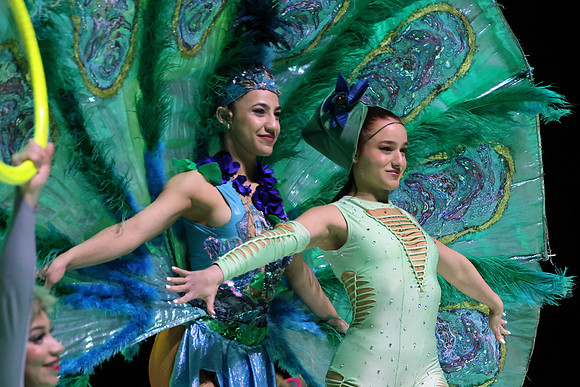 Die Eiskönigin -  Schlittschuh-Ensemble