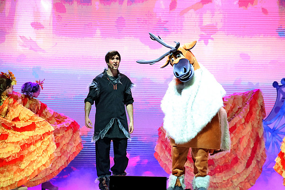 Die Eiskönigin -  Schlittschuh-Ensemble