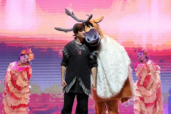 Die Eiskönigin -  Schlittschuh-Ensemble