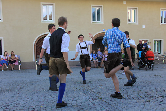01.05.2014 Maibaumaufstellen Bad Vigaun