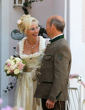 Bernhard holt Wendy ab
