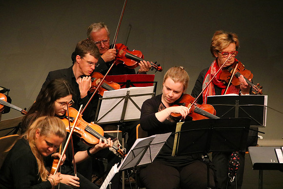 Halleiner Kammerorchester mit Luigi Morleo und Jakob Mancinelli