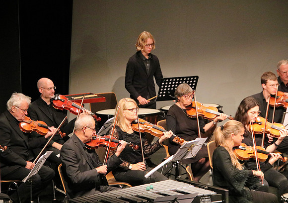 Halleiner Kammerorchester mit Luigi Morleo und Jakob Mancinelli