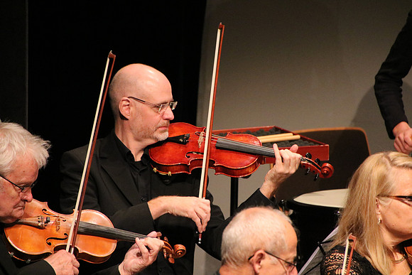 Halleiner Kammerorchester mit Luigi Morleo und Jakob Mancinelli