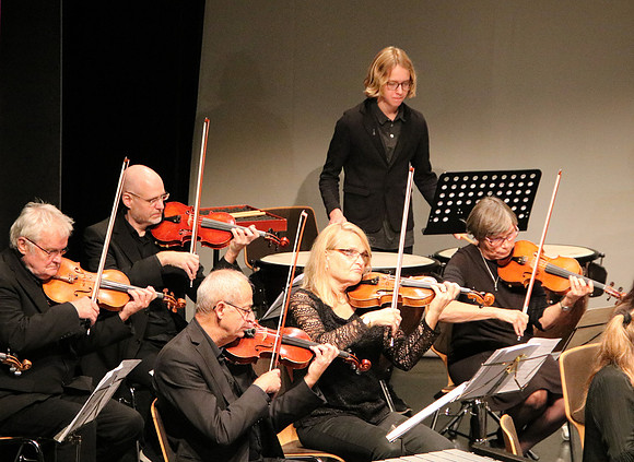 Halleiner Kammerorchester mit Luigi Morleo und Jakob Mancinelli