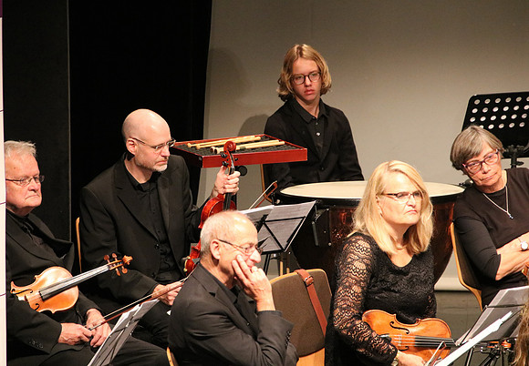 Halleiner Kammerorchester mit Luigi Morleo und Jakob Mancinelli
